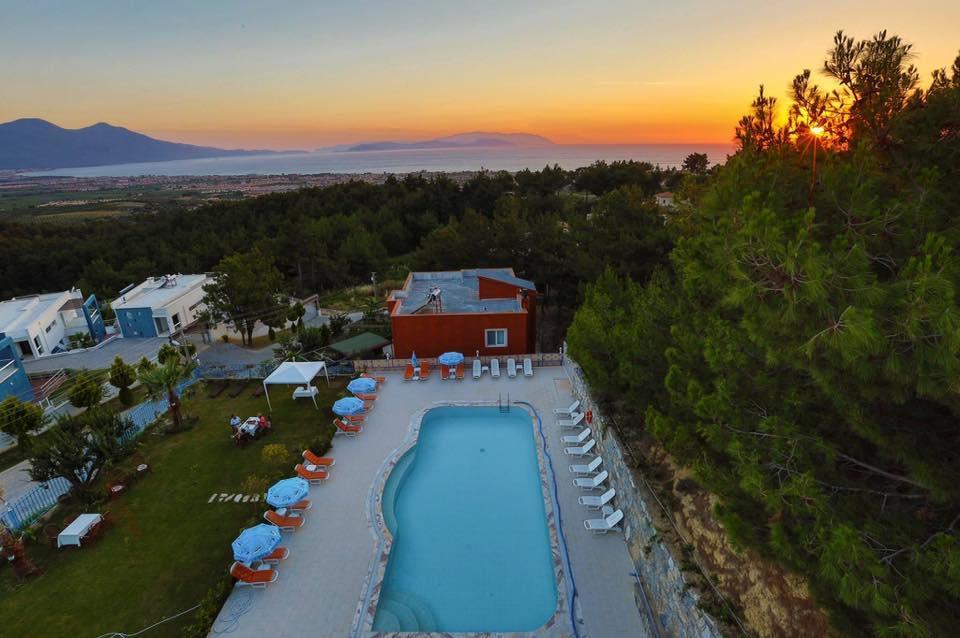 Sunset Garden Oda ve Kahvaltı Kuşadası